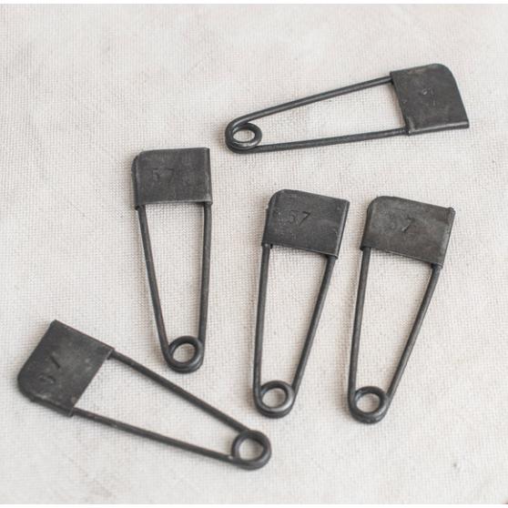 Laundry Pins | Flat Style